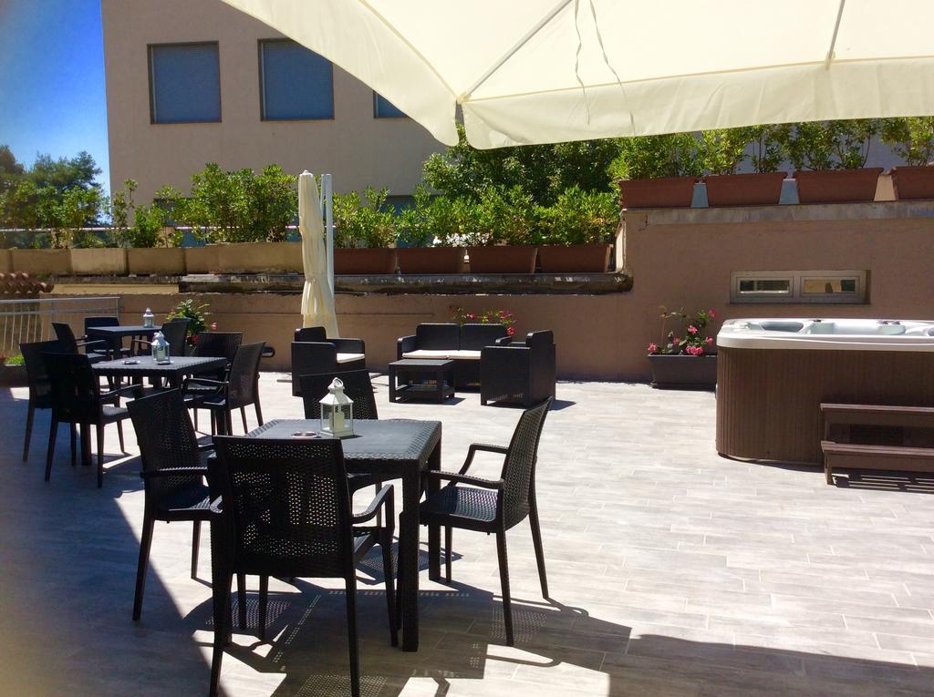 Hotel Residence Paradiso Moneglia Eksteriør bilde